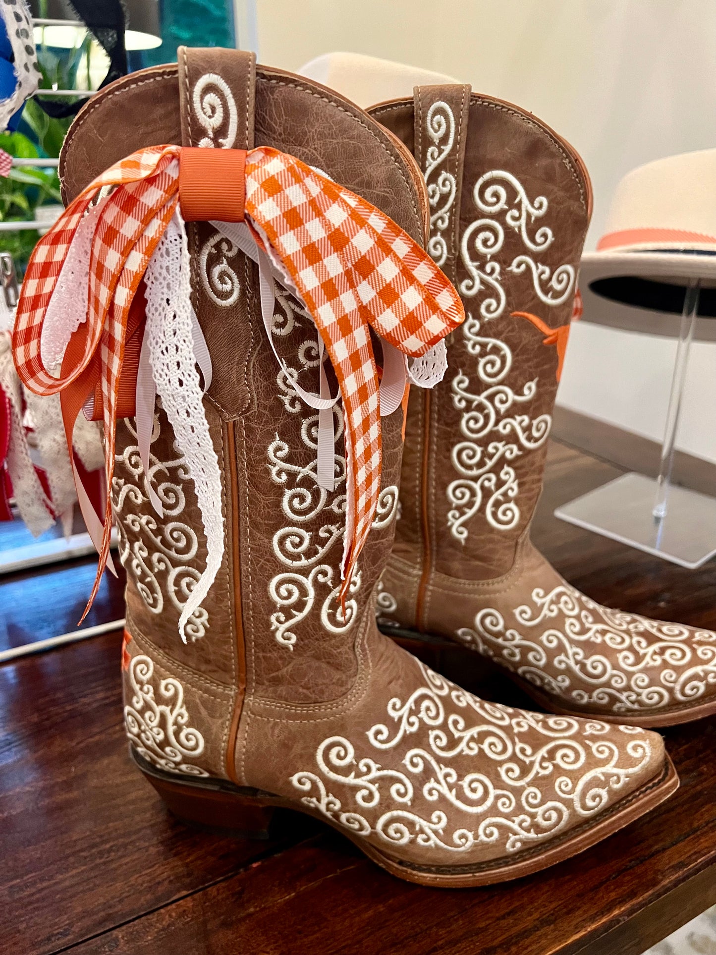 Collegiate Boot Bows