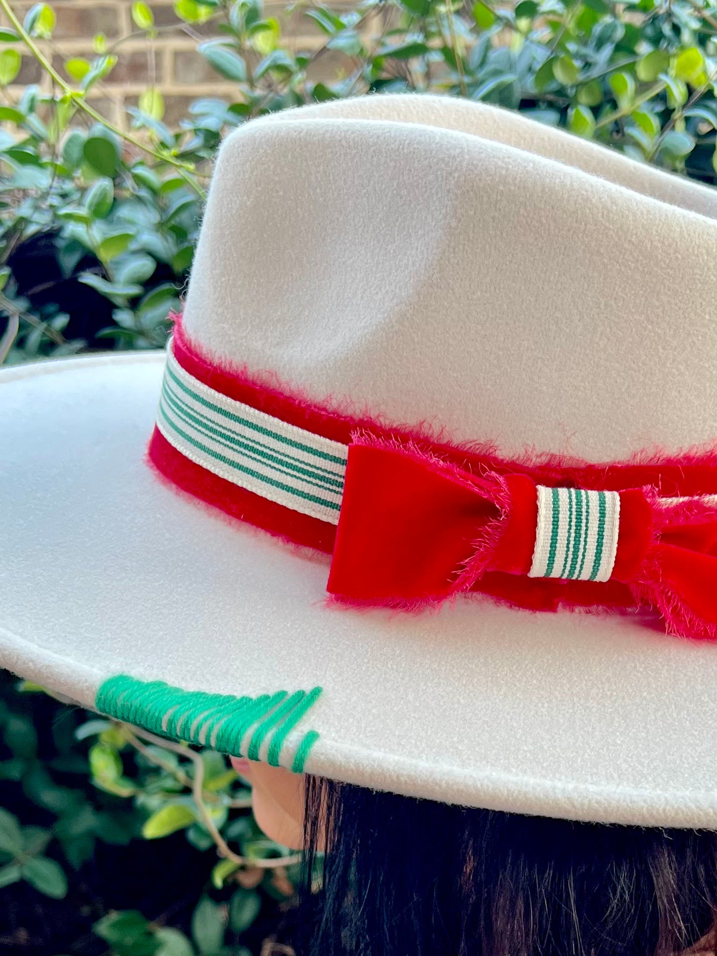 Highlander Preppy Rancher in Red & Green